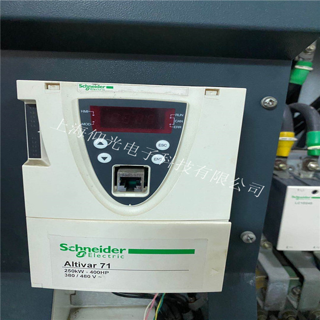 施耐德變頻器故障名稱OPF2原因及處理方法