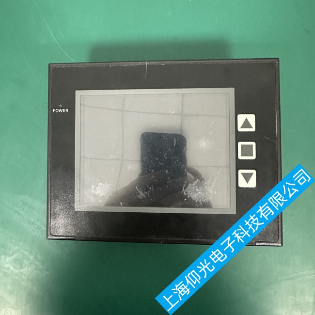 廣州歐姆龍觸摸屏NS5-SQ10B-V2通電后反復(fù)閃屏不開(kāi)機(jī)故障維修推薦廠家