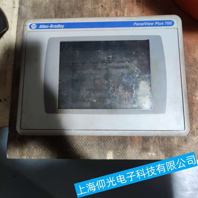 佛山AB羅克韋爾觸摸屏2711P-K4M3A通電幾分鐘后屏幕變成藍屏故障維修中心